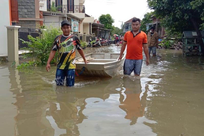 Detail Foto Wulan Saat Banjir Nomer 16