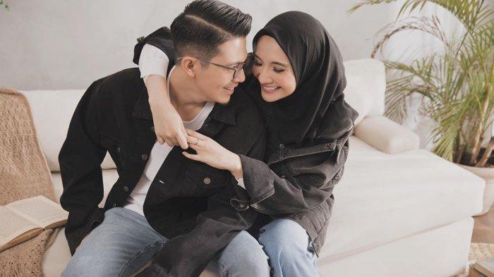 Detail Foto Zaskia Sungkar Dan Irwansyah Nomer 23