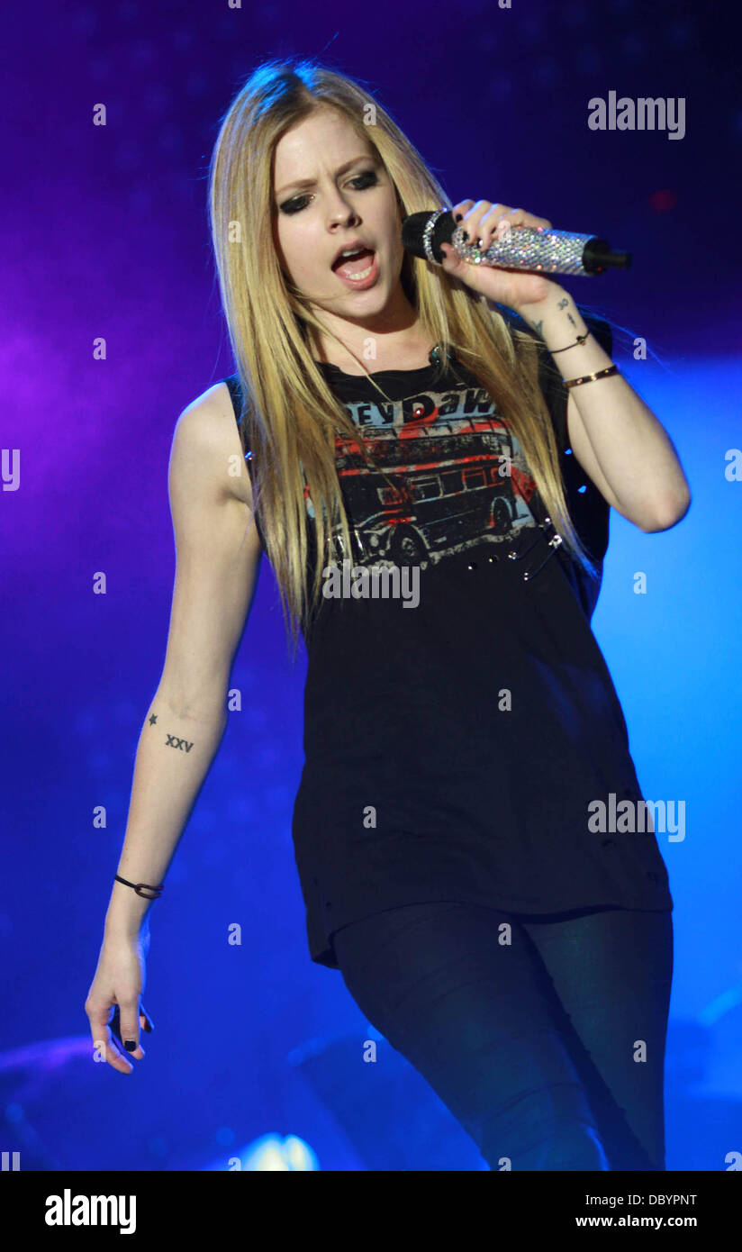 Detail Fotos De Avril Lavigne Nomer 38