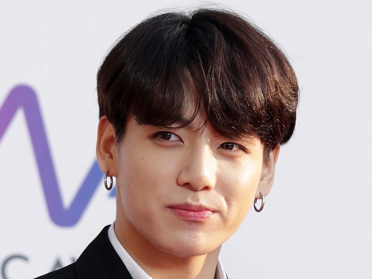 Detail Bts Jungkook Foto Nomer 23