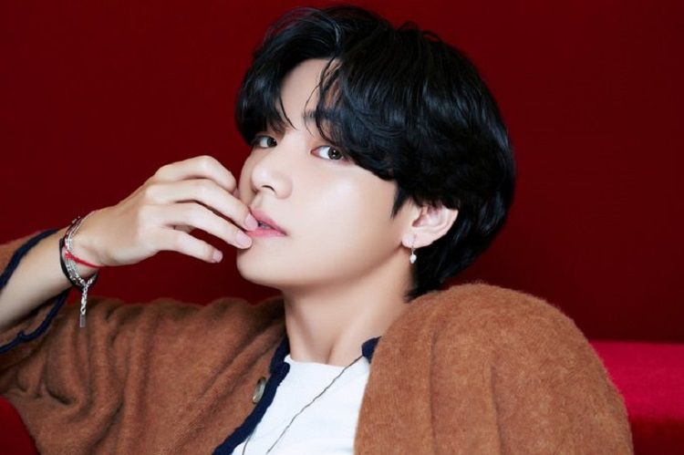 Detail Bts Pakai Kalung Salib Nomer 31