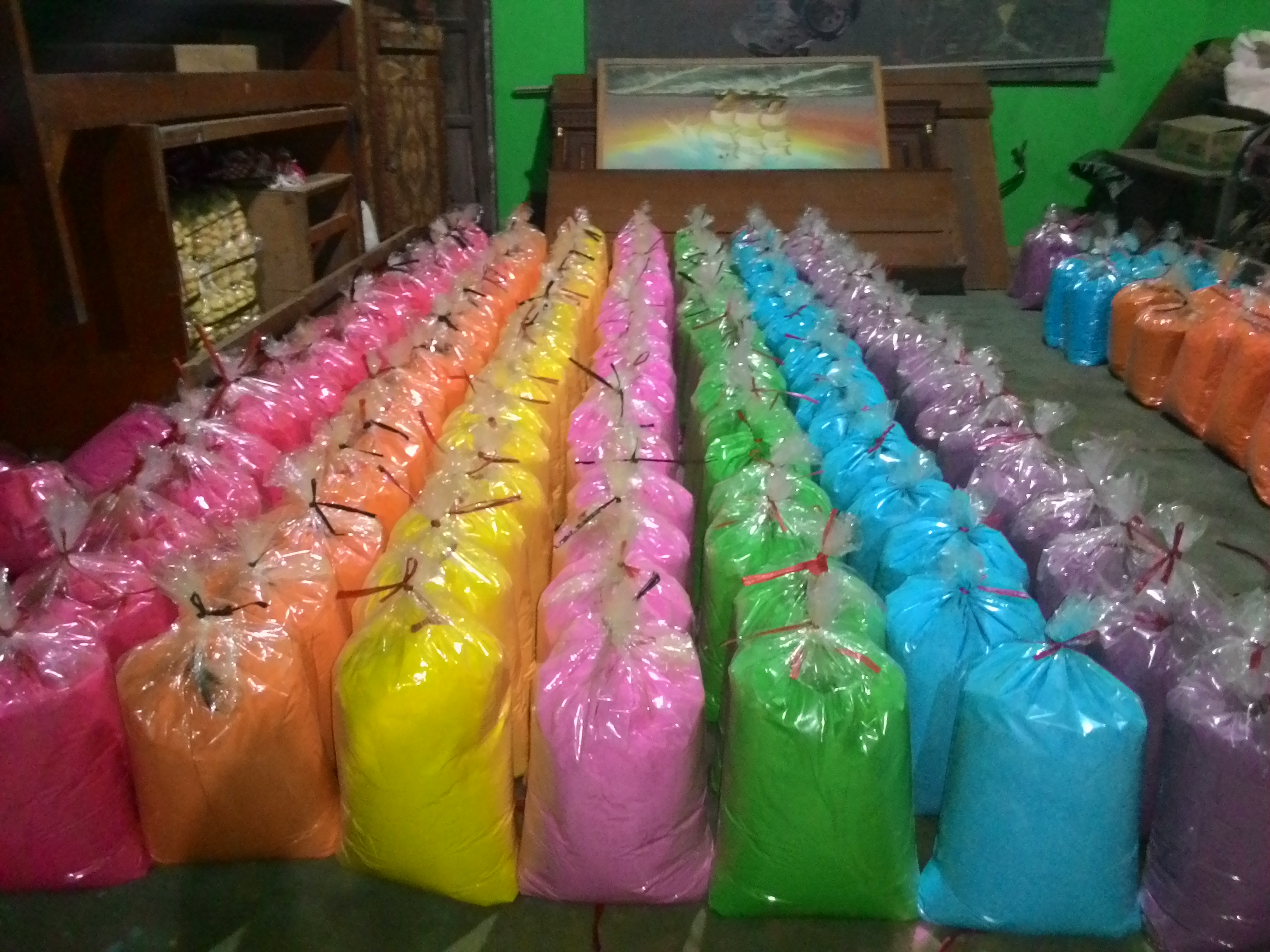 Detail Bubuk Warna Holi Nomer 22