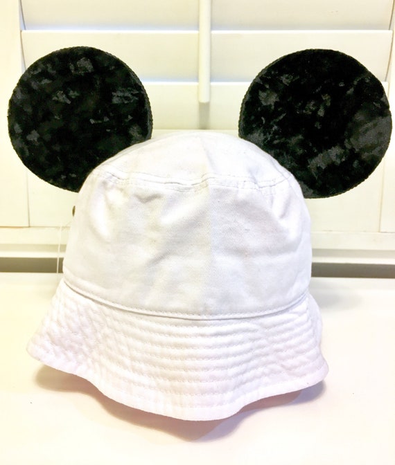 Detail Bucket Hat With Mickey Mouse Ears Nomer 6