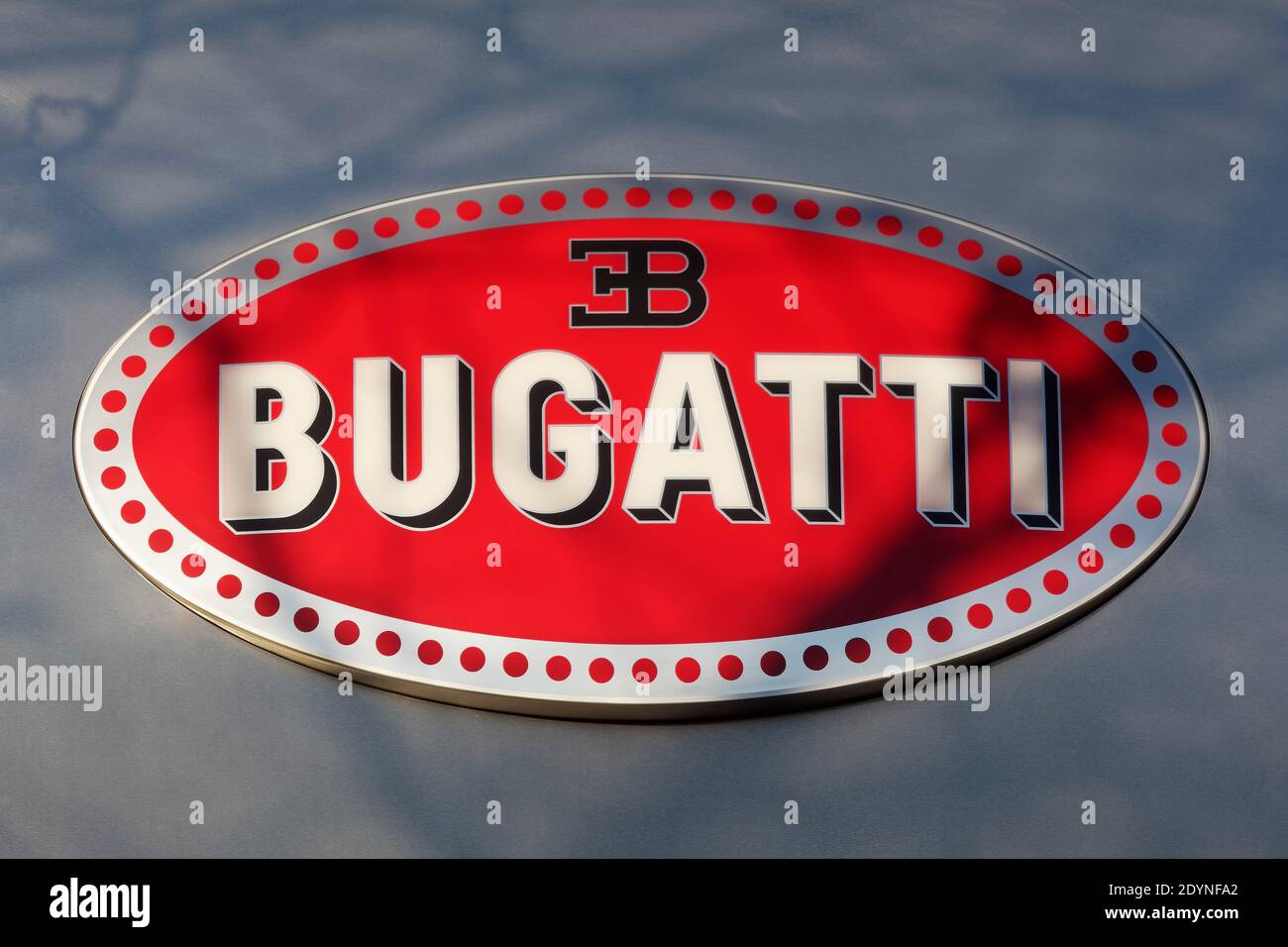 Detail Bugati Logo Nomer 39