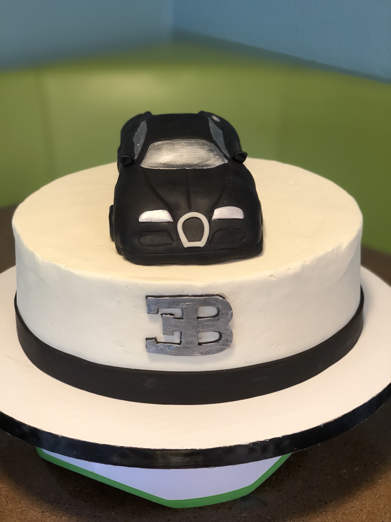 Detail Bugatti Birthday Cake Nomer 46