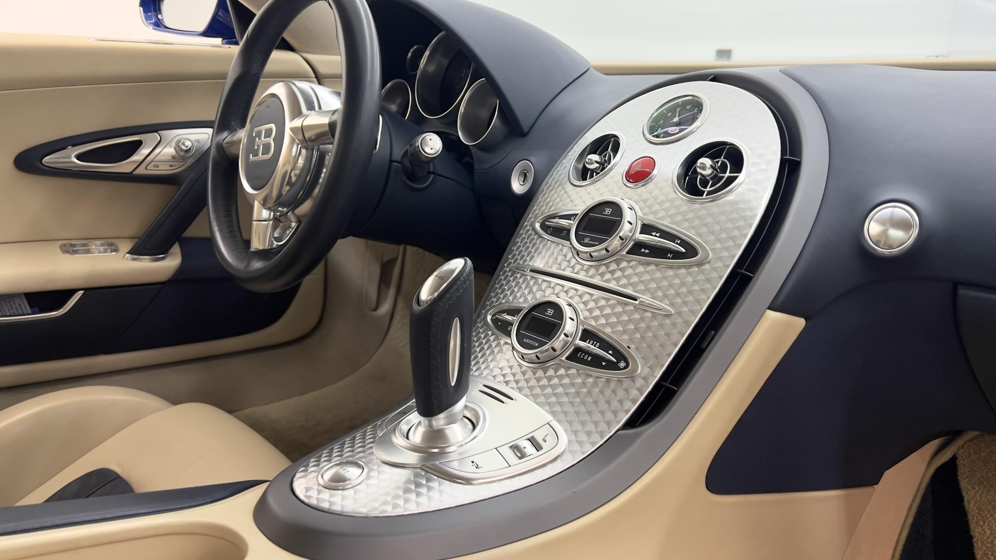 Detail Bugatti Car Picture Nomer 44