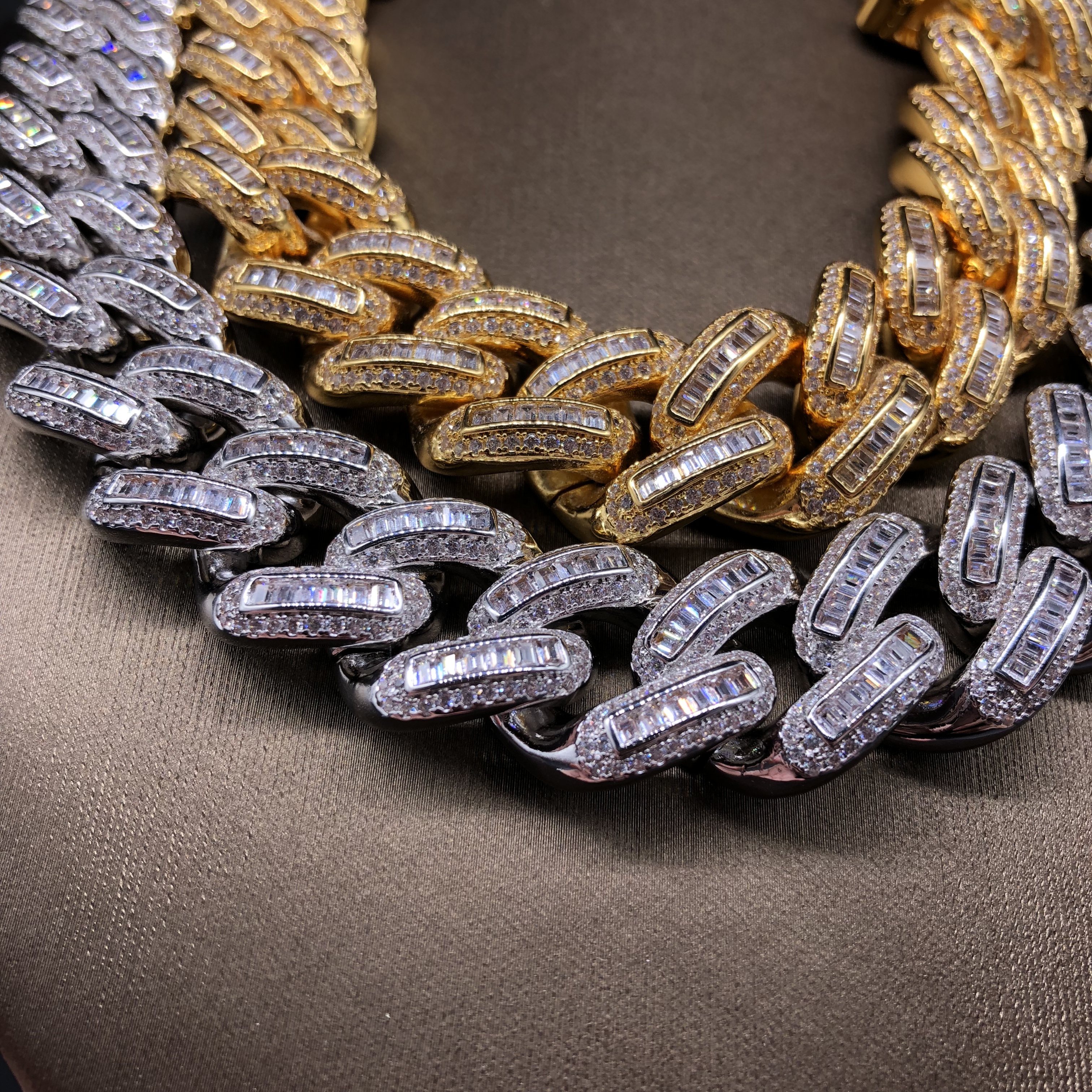 Bugatti Diamond Chain - KibrisPDR