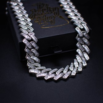 Detail Bugatti Diamond Chain Nomer 22