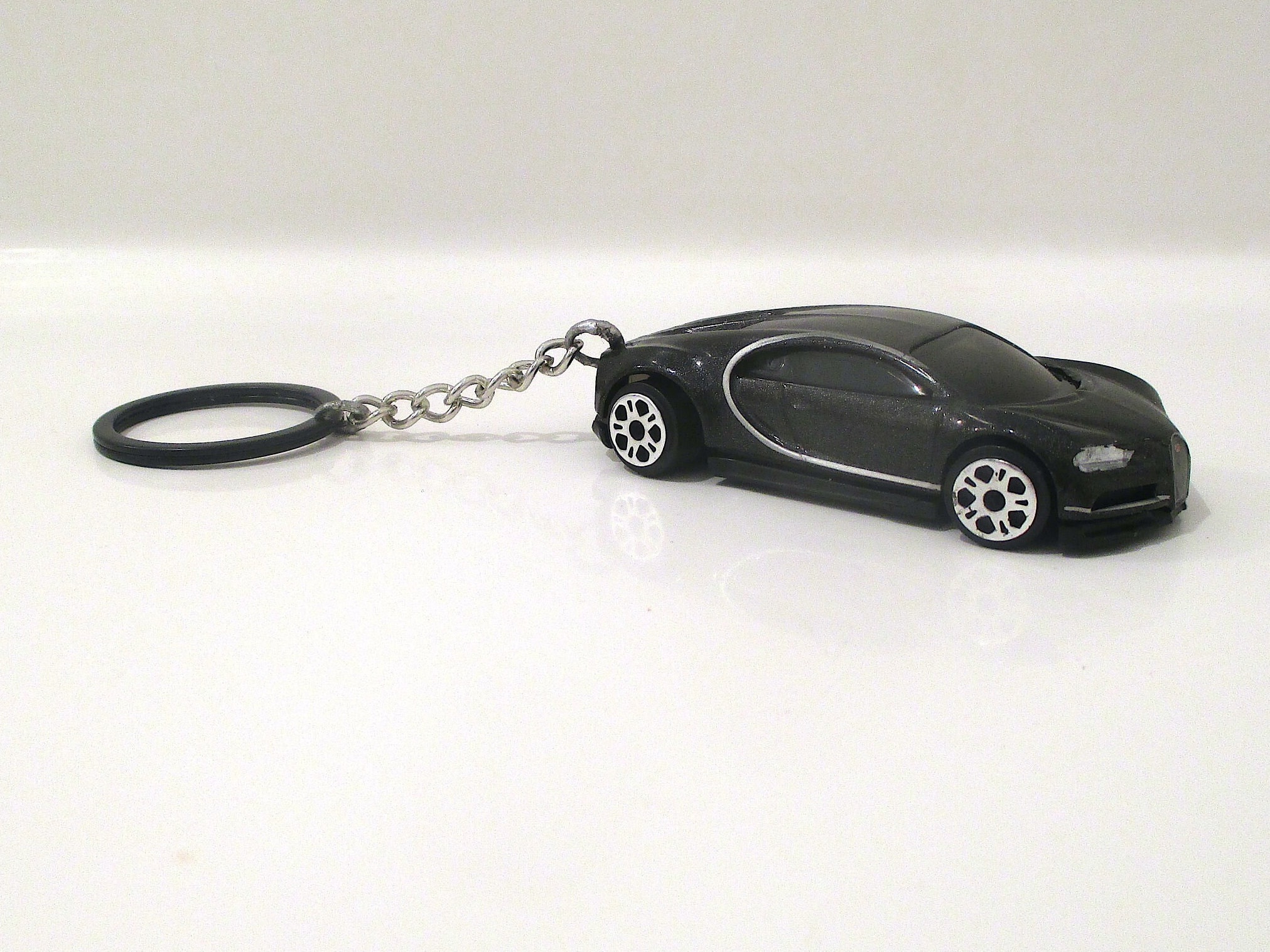 Detail Bugatti Keychain Nomer 7