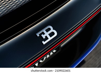 Detail Bugatti Logo Wallpaper Hd Nomer 36