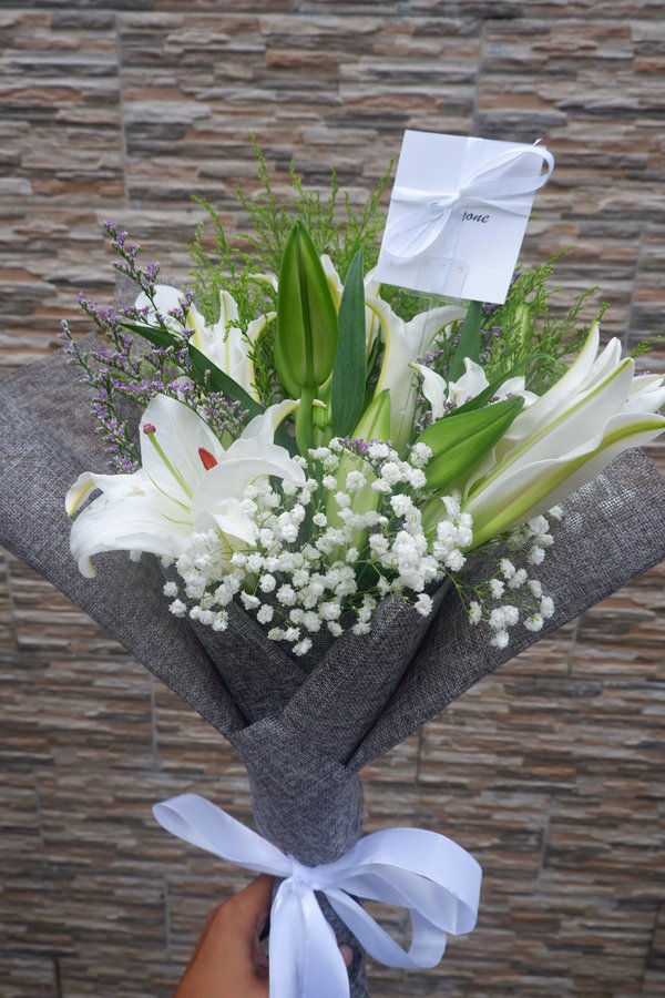 Detail Buket Bunga Lily Putih Nomer 2