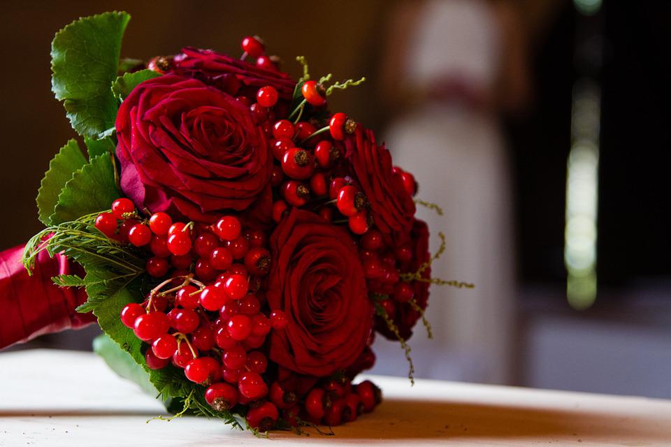 Detail Buket Bunga Mawar Merah Pengantin Nomer 18