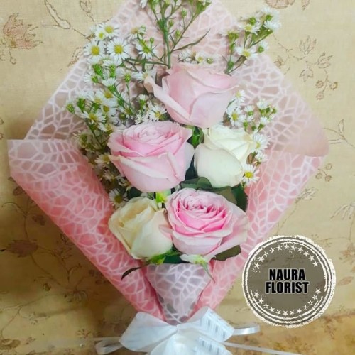 Detail Buket Bunga Mawar Pink Putih Nomer 20