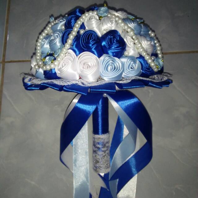 Detail Buket Bunga Warna Biru Putih Nomer 15