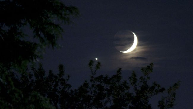 Bulan Dan Bintang Di Langit - KibrisPDR