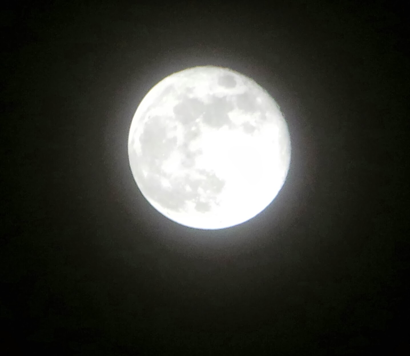 Detail Bulan Terang Malam Ini Nomer 36