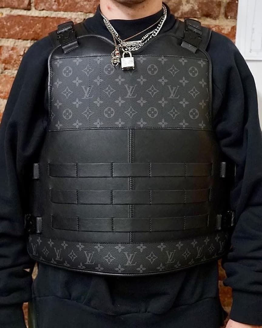 Detail Bulletproof Vest Gucci Nomer 37