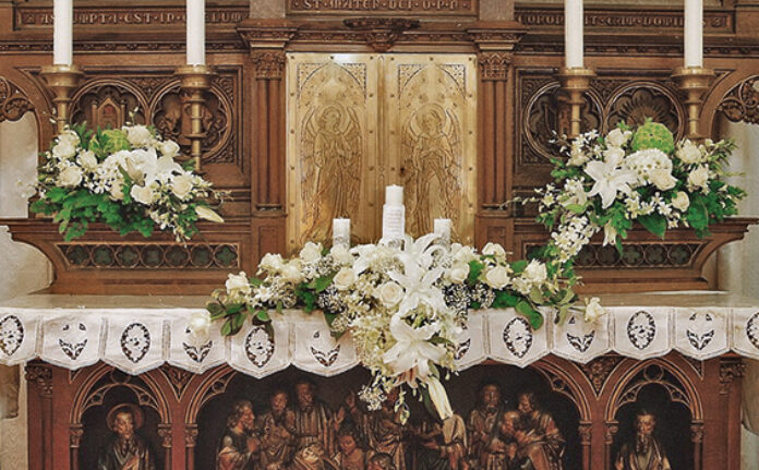 Detail Bunga Altar Pernikahan Nomer 2