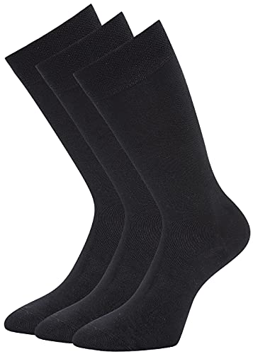 Detail Schwarze Socken Mit Markierung Nomer 9