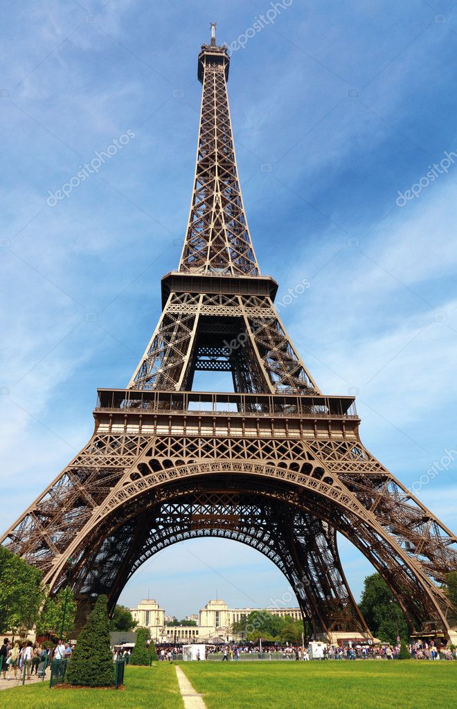 Detail Free Eiffel Tower Images Nomer 18