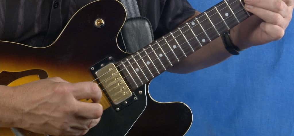 Detail Free Guitar Image Nomer 32