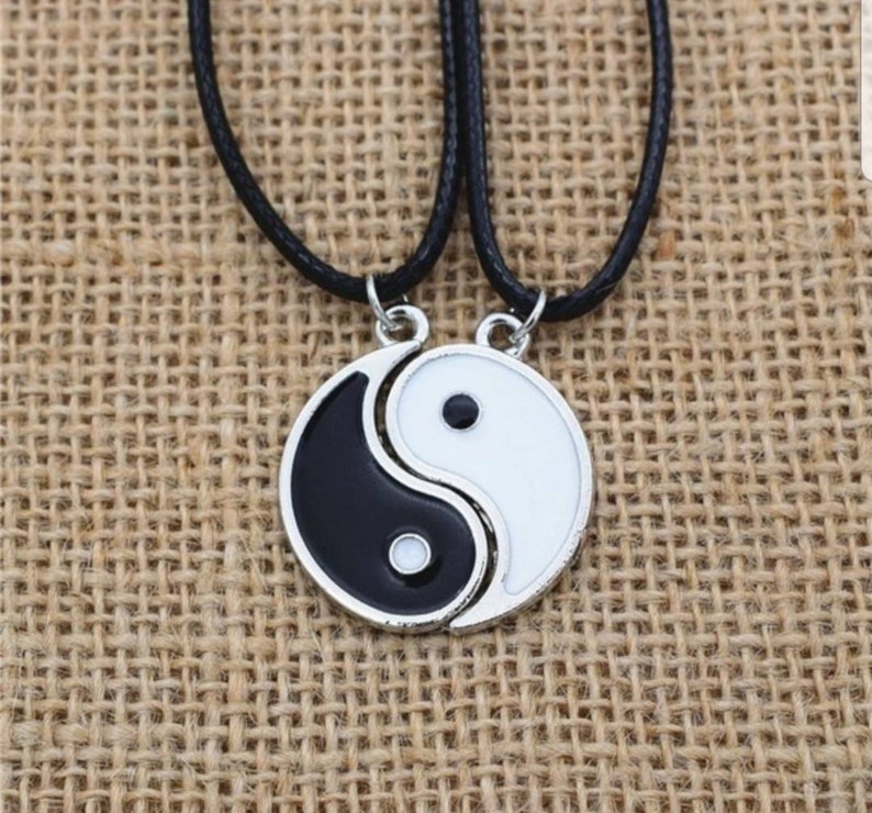 Detail Friendship Yin Yang Necklace Nomer 14