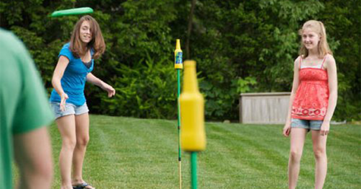Detail Frisbee Game With Beer Bottles Nomer 24