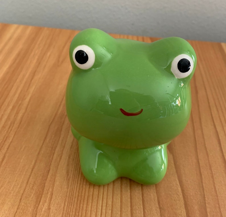 Detail Frog Style Piggy Bank Nomer 4