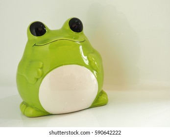 Detail Frog Style Piggy Bank Nomer 5