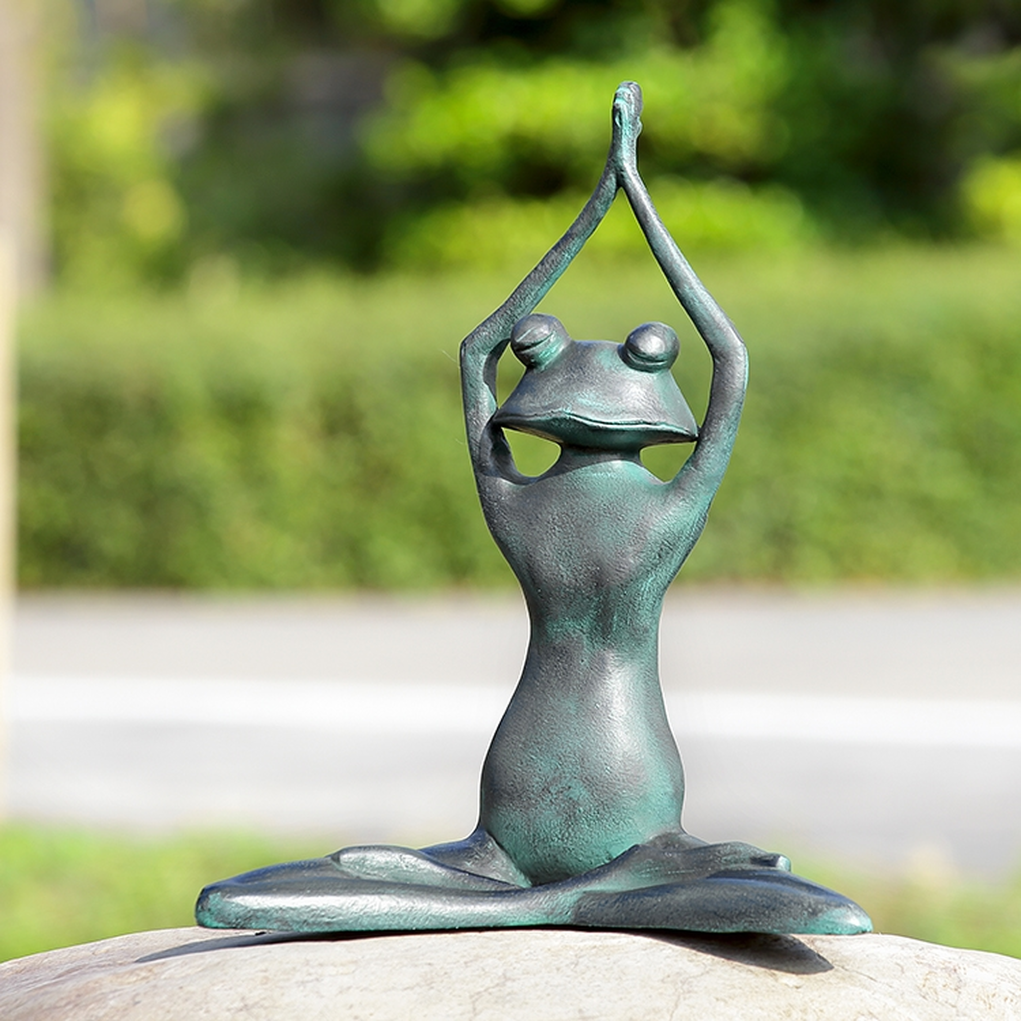 Detail Frog Yoga Statue Nomer 47