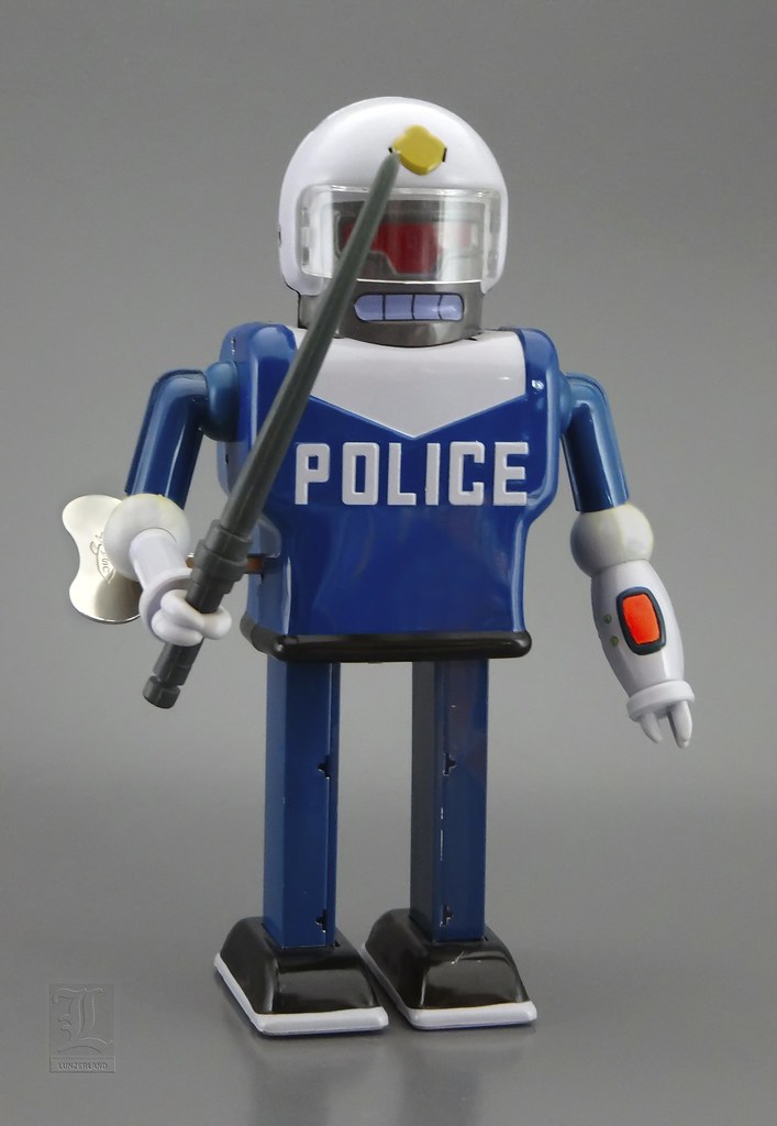 Detail Futurama Police Robot Nomer 20