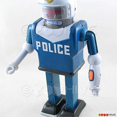 Detail Futurama Police Robot Nomer 35