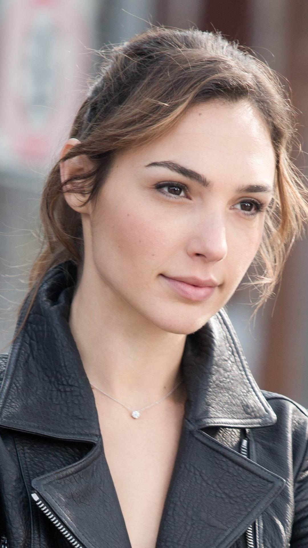 Detail Gal Gadot Iphone Wallpaper Nomer 41