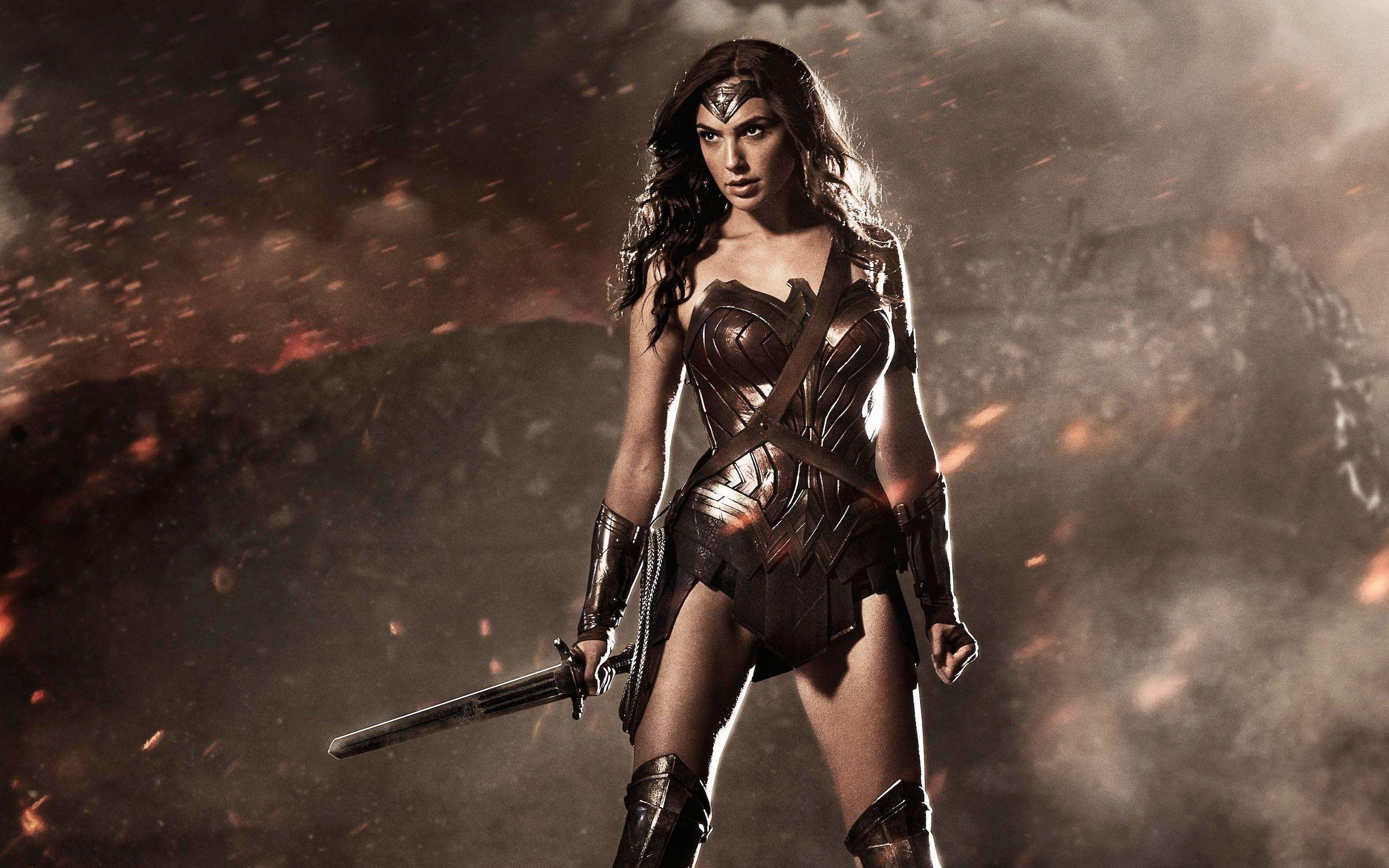 Detail Gal Gadot Wonder Woman Wallpaper Hd Nomer 8