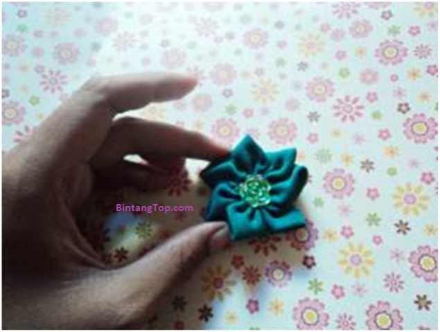 Detail Bunga Kain Perca Nomer 42