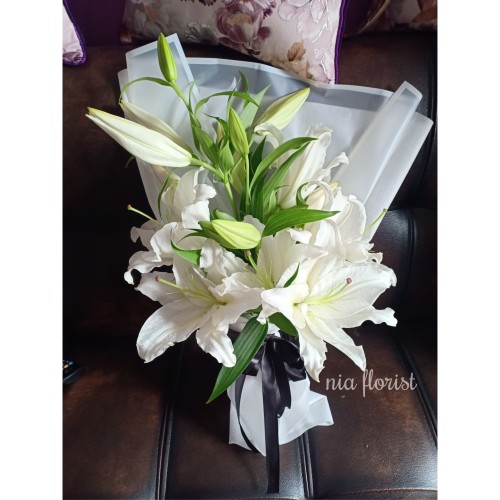 Detail Bunga Lily Putih Nomer 33