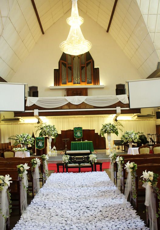 Detail Bunga Pernikahan Di Gereja Nomer 25