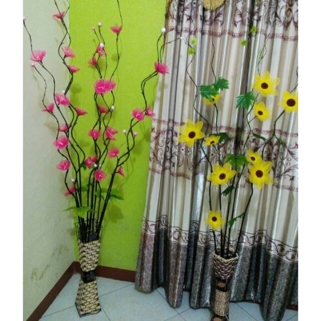 Detail Bunga Sudut Rumah Nomer 12