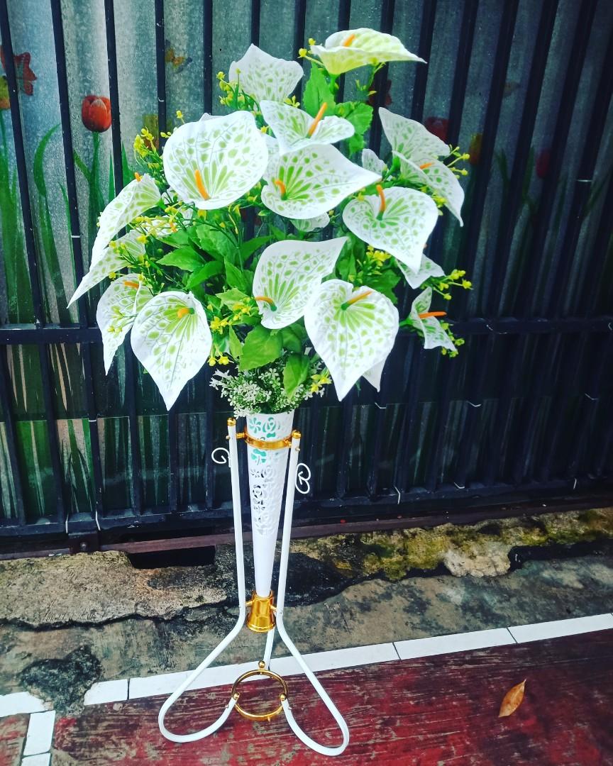 Detail Bunga Sudut Rumah Nomer 45