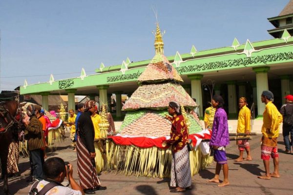 Detail Gambar Adat Istiadat Jawa Tengah Nomer 25