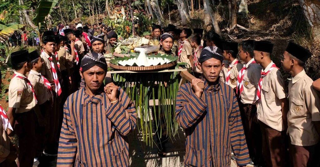 Detail Gambar Adat Istiadat Jawa Tengah Nomer 35