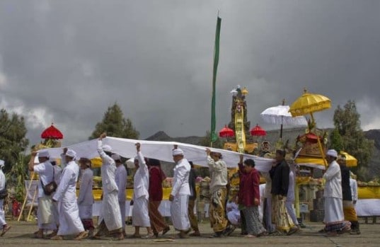 Detail Gambar Adat Istiadat Jawa Tengah Nomer 38