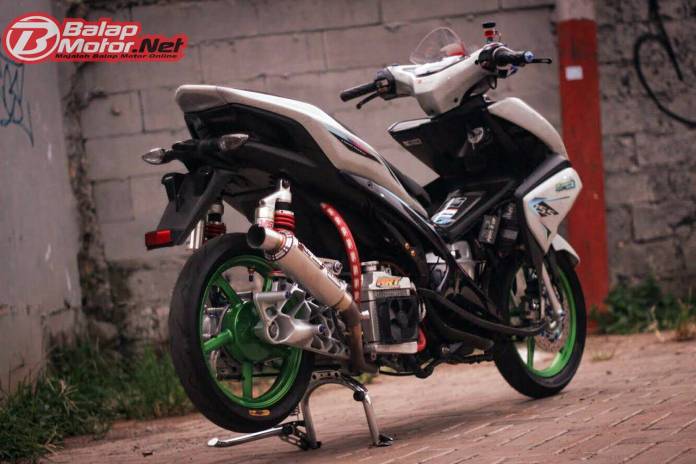 Detail Gambar Aerox Modifikasi Nomer 34