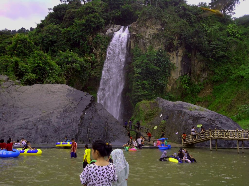 Detail Gambar Air Terjun Bidadari Nomer 16