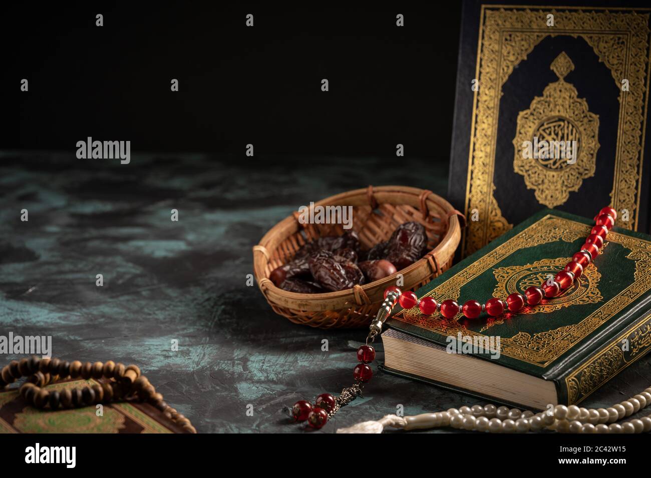 Detail Gambar Al Quran Dan Tasbih Nomer 14