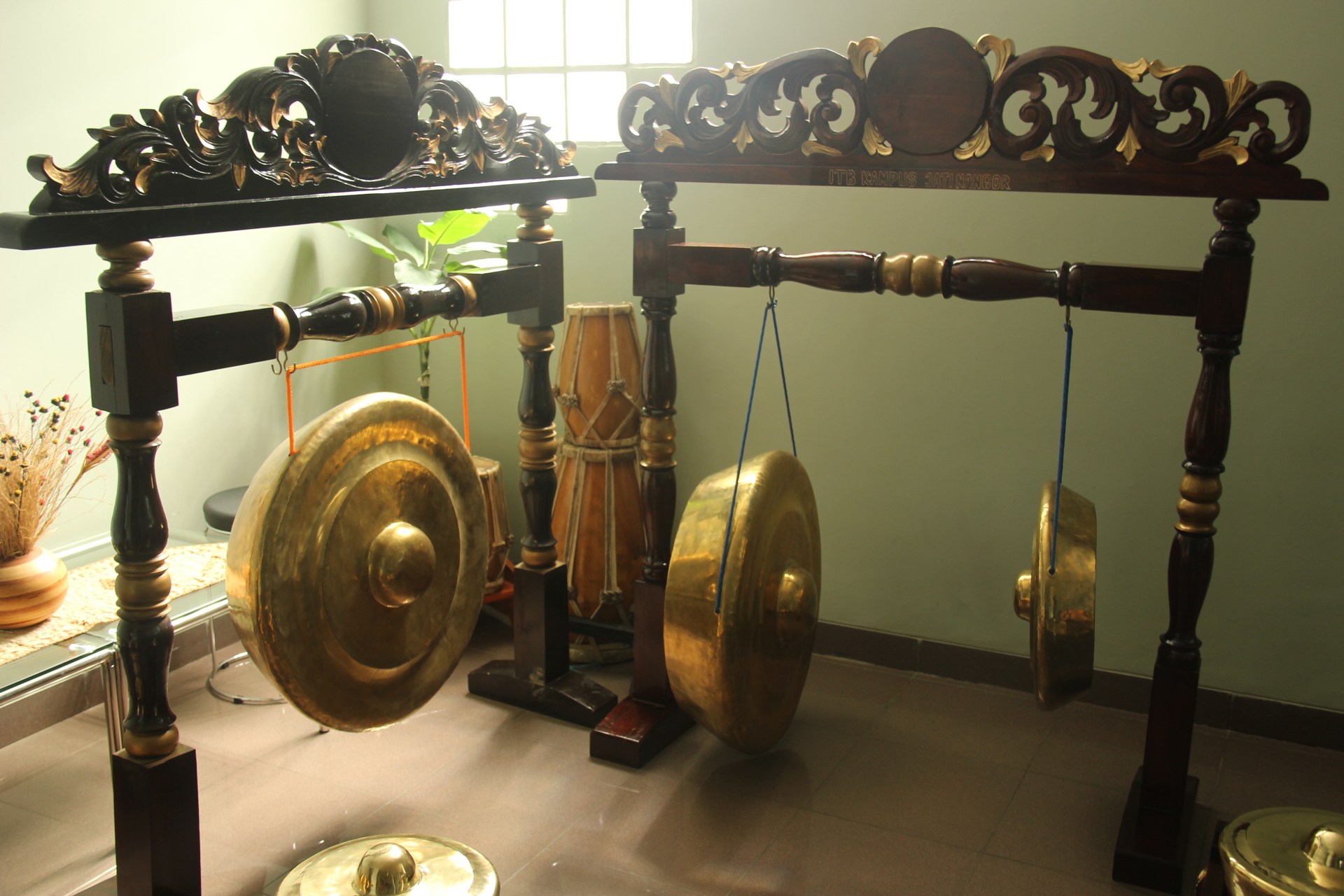 Detail Gambar Alat Gamelan Nomer 54