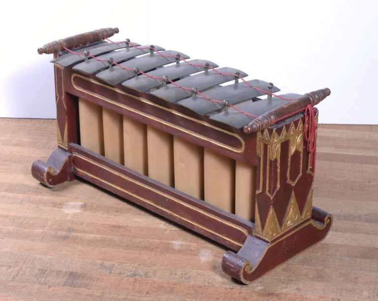 Detail Gambar Alat Gamelan Nomer 58