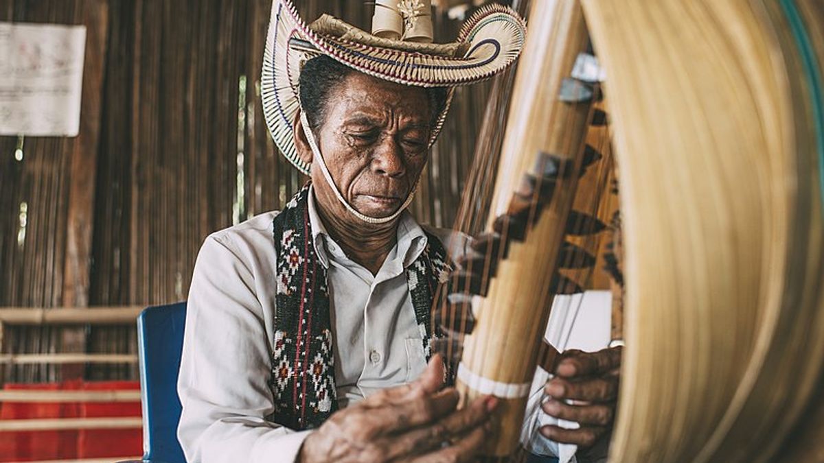 Detail Gambar Alat Musik Dari Daerah Sabu Nomer 19