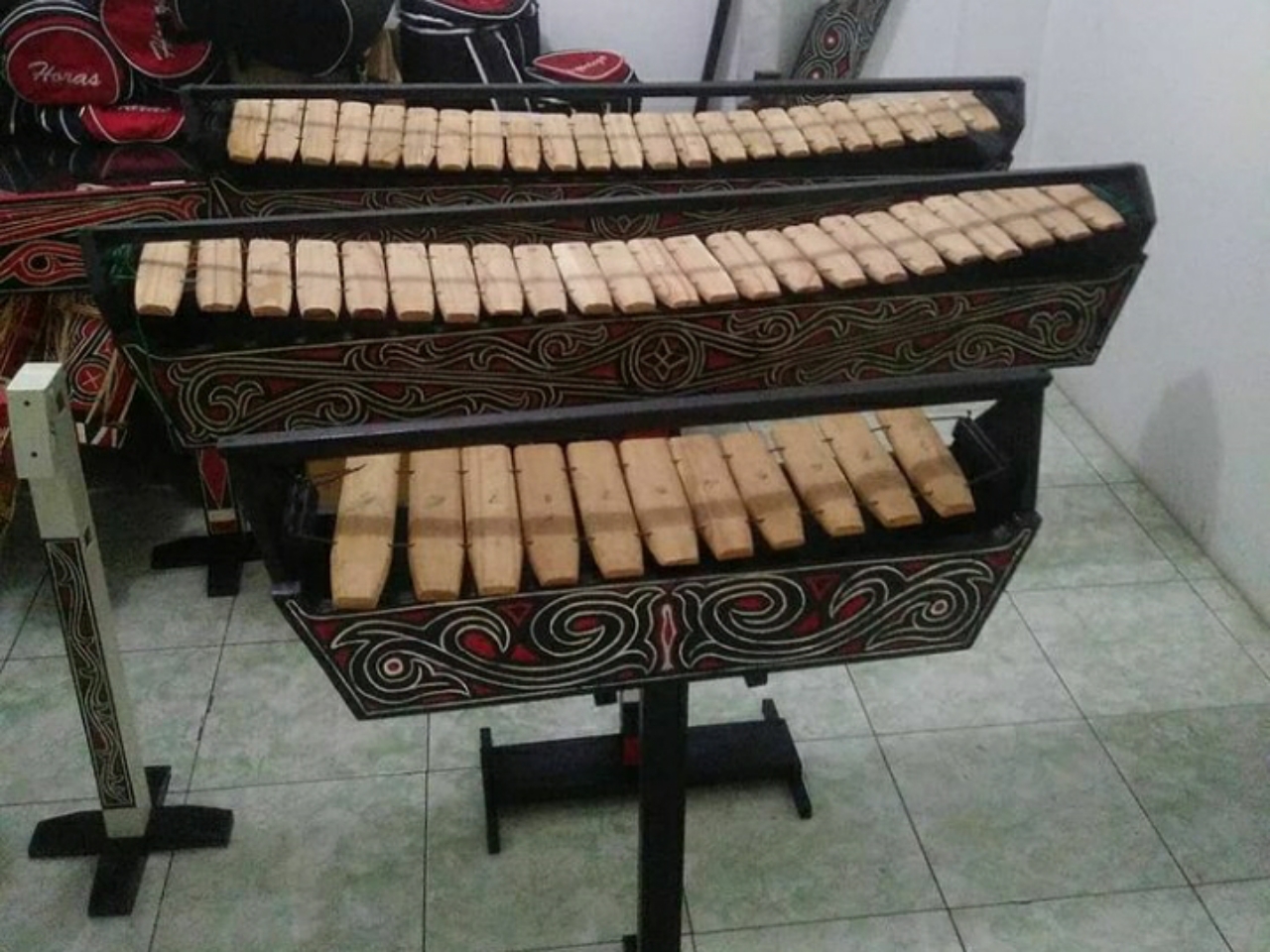 Detail Gambar Alat Musik Gerantung Nomer 7