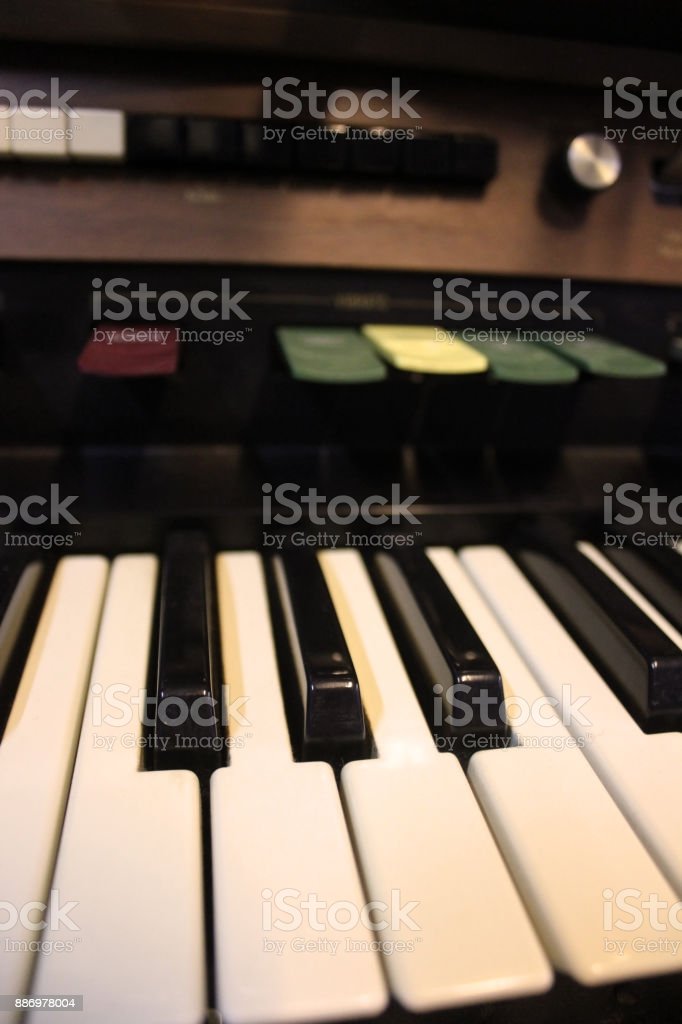 Detail Gambar Alat Musik Organ Nomer 46
